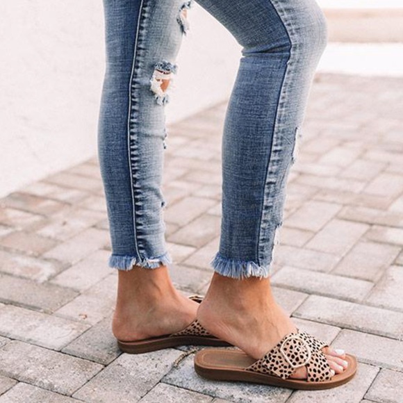 Cheetah Print Adjustable Buckle Criss Cross Sandal - Picture 5 of 11